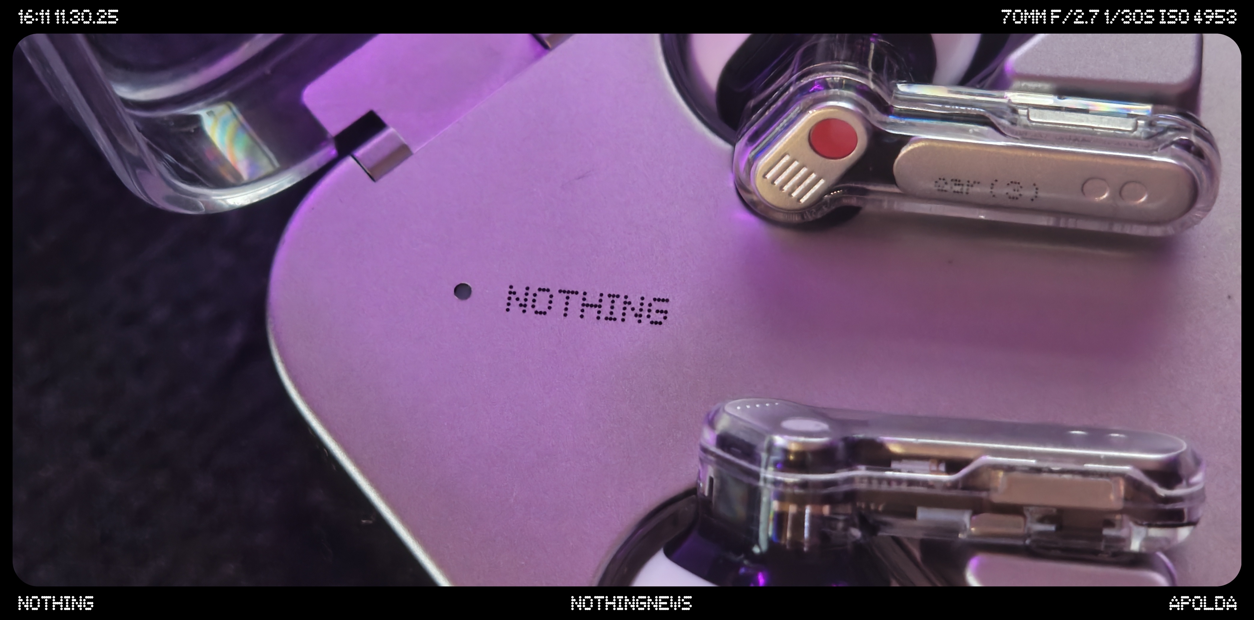 Nothing Logo mit Verbindungslampe am Case